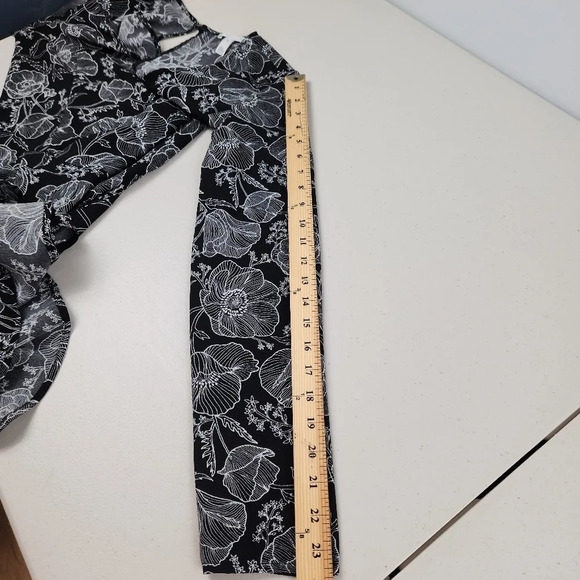 LEITH Black & White Floral V Neck Long Sleeve Dress Size Medium - Picture 11 of 14